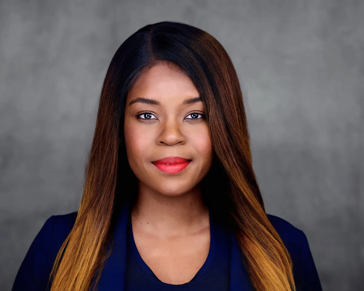 Professional headshot without glasses - Philadelphia photographer